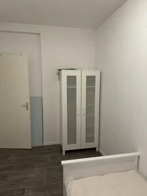 Appartamento intero in Hogenbanweg, Delfshaven, immagine 7 di 10