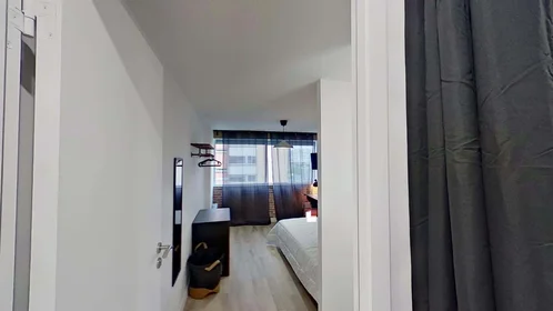 Habitación privada en 4 Rue Gaston Viaron, 29200 Brest, France, imagen 2 de 18