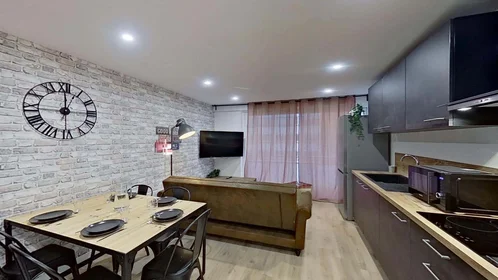 Habitación privada en 4 Rue Gaston Viaron, 29200 Brest, France, imagen 10 de 18