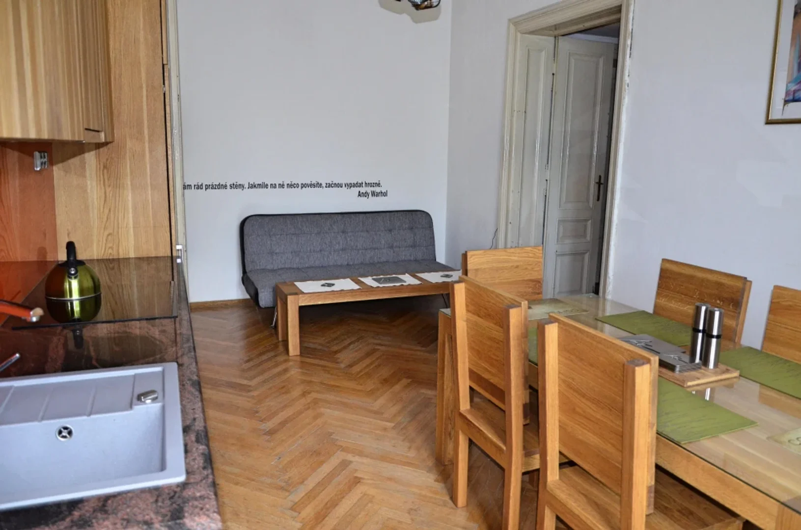 Habitación estudiantil económica con ubicación conveniente en 