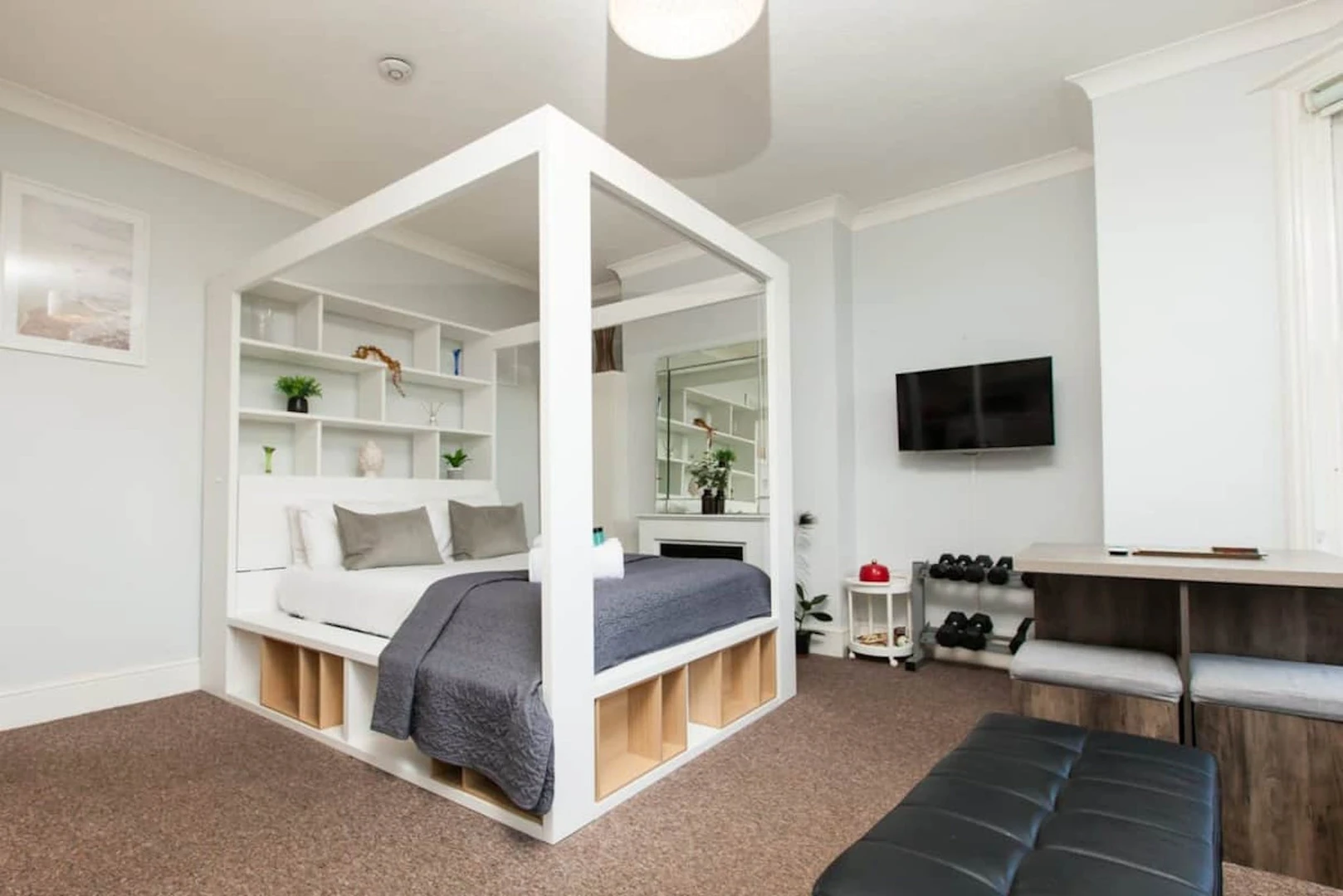Entire fully furnished flat in Brighton