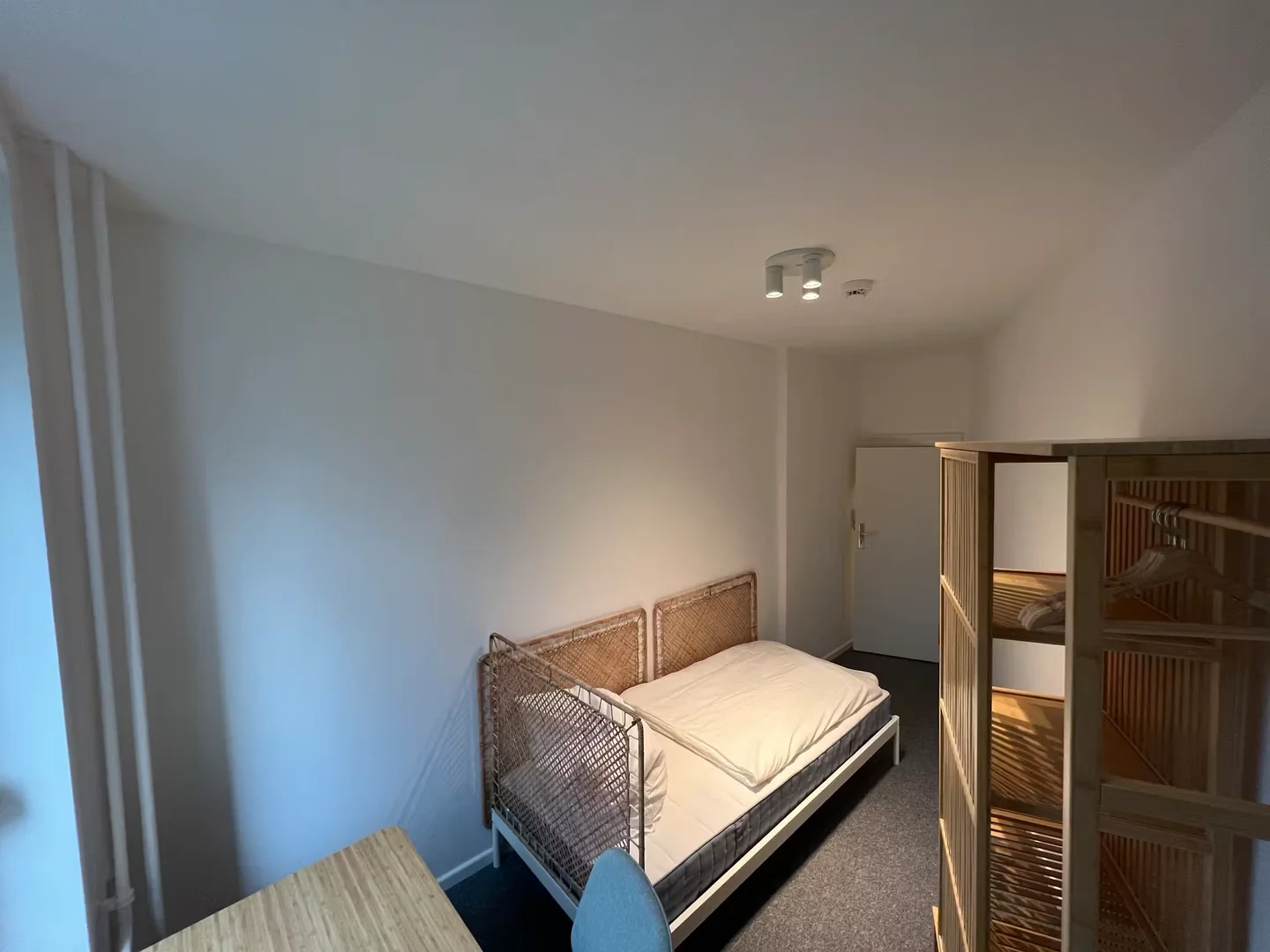 Habitación acogedora para estudiantes disponible en 