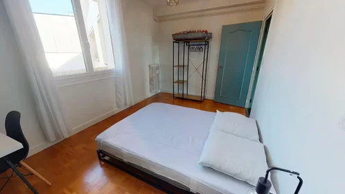 Chambre privée à Boulevard Lafayette, Oradou, image 1 de 10