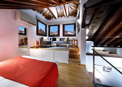 Komplette Wohnung voll möbliert in Granada