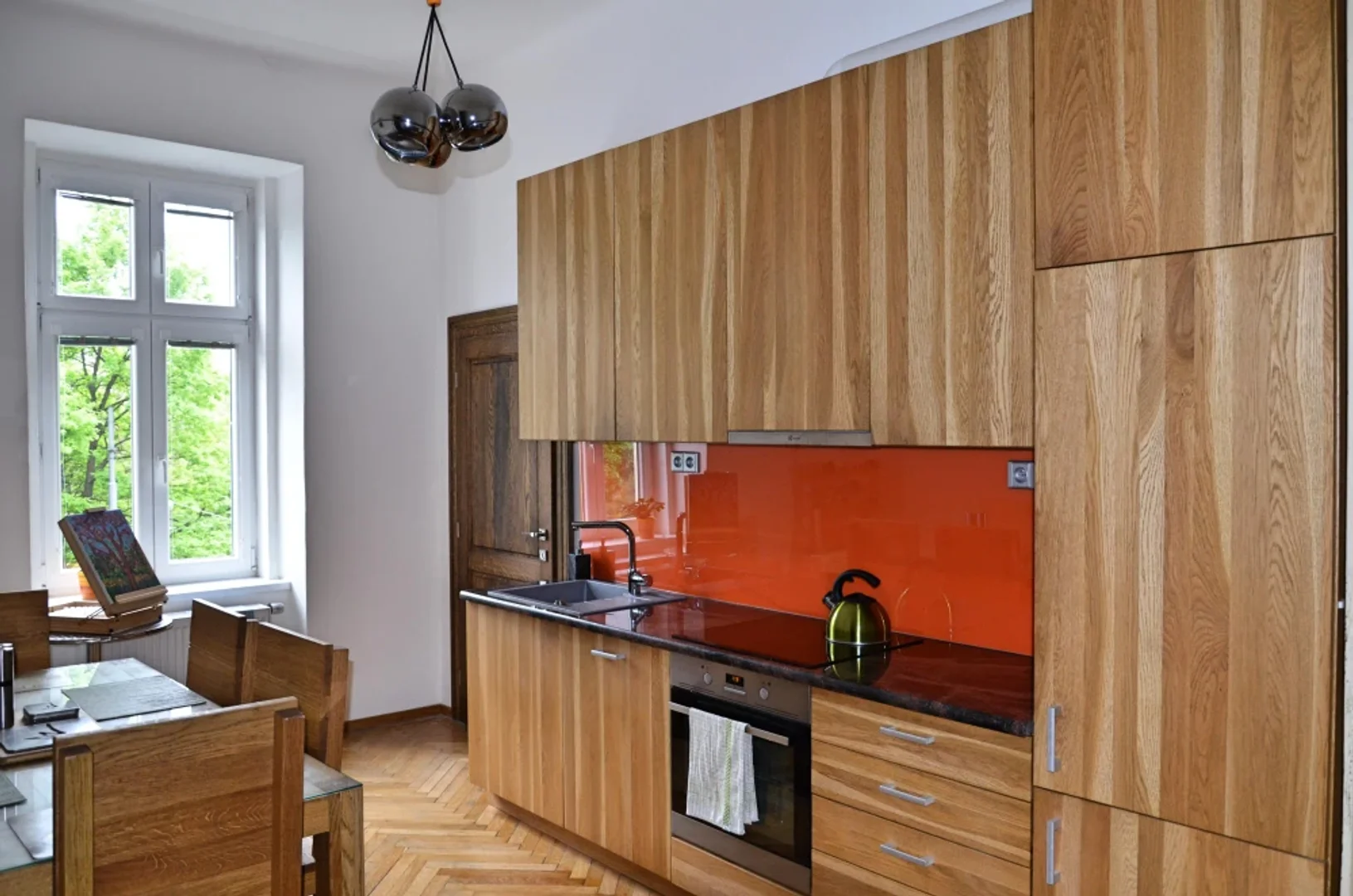Habitación estudiantil amplia y cómoda en 