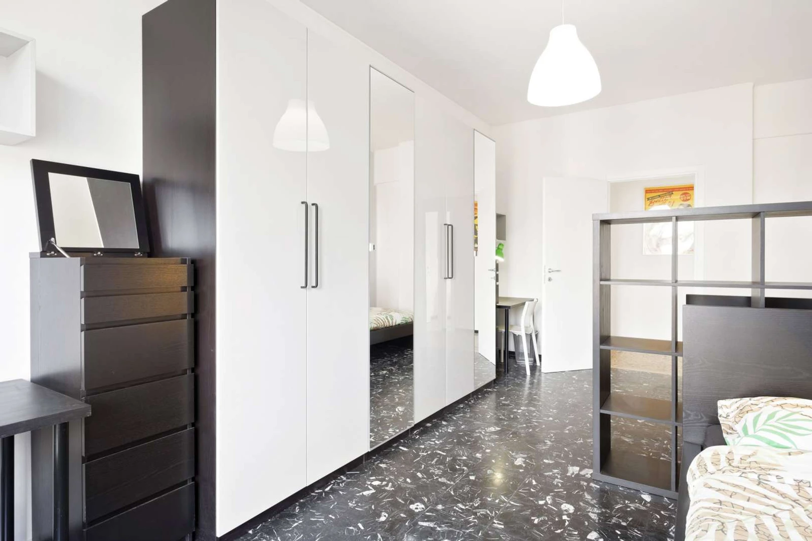 Renting rooms by the month in milano