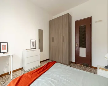 Private room at Viale Nazario Sauro, Maciachini-Maggiolina, image 3 of 10