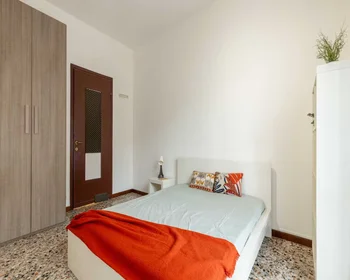Private room at Viale Nazario Sauro, Maciachini-Maggiolina, image 4 of 10