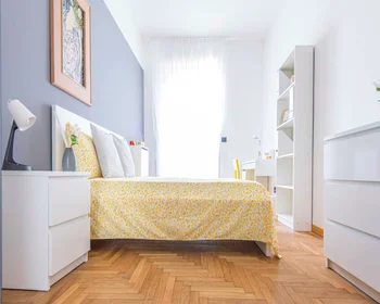 Zimmer mit Doppelbett zu vermieten {area}