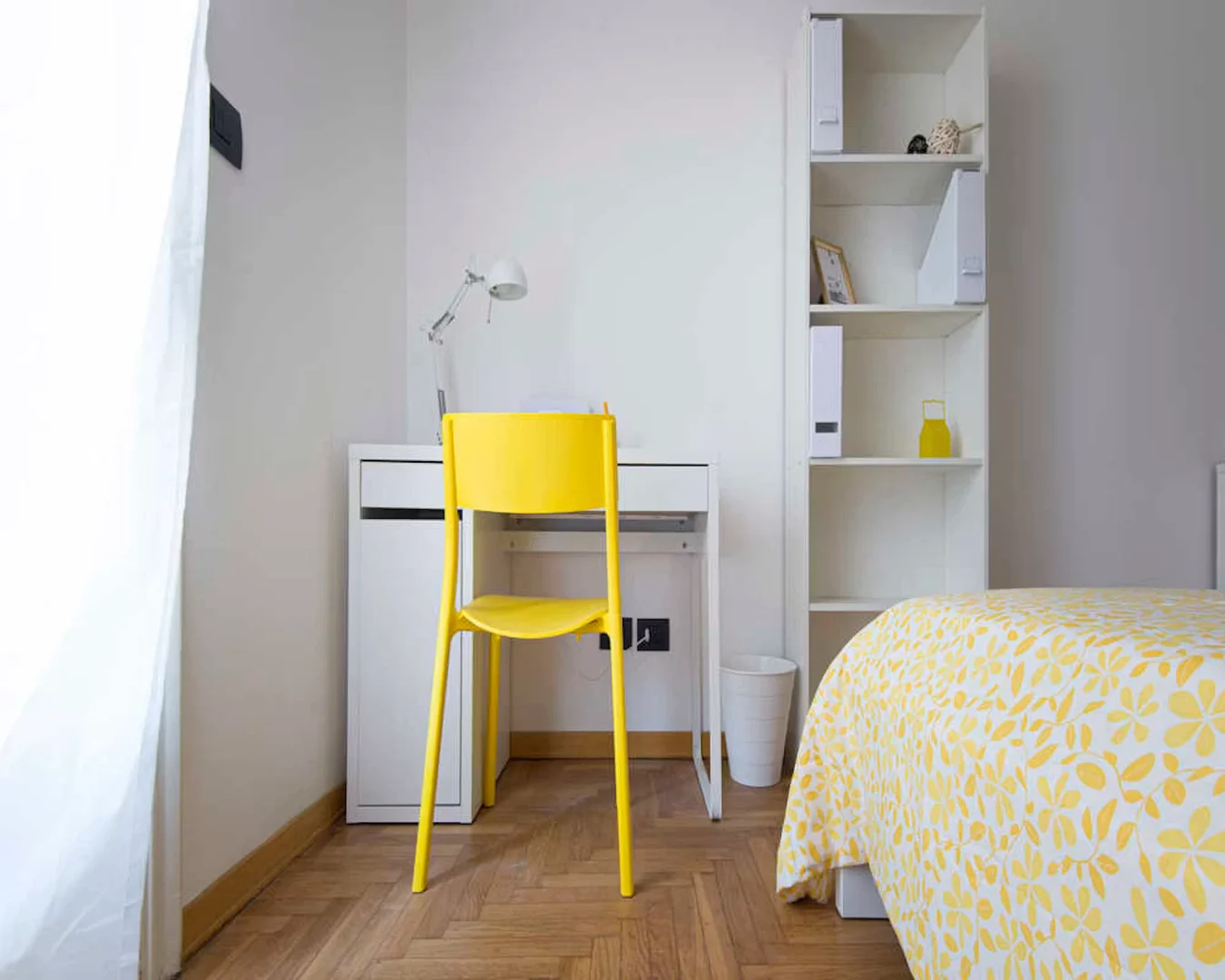 Zimmer in Studentenwohnung in zu vermieten, voll möbliert