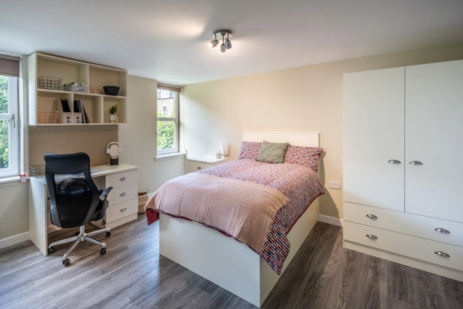 Furnished studio in Dundee