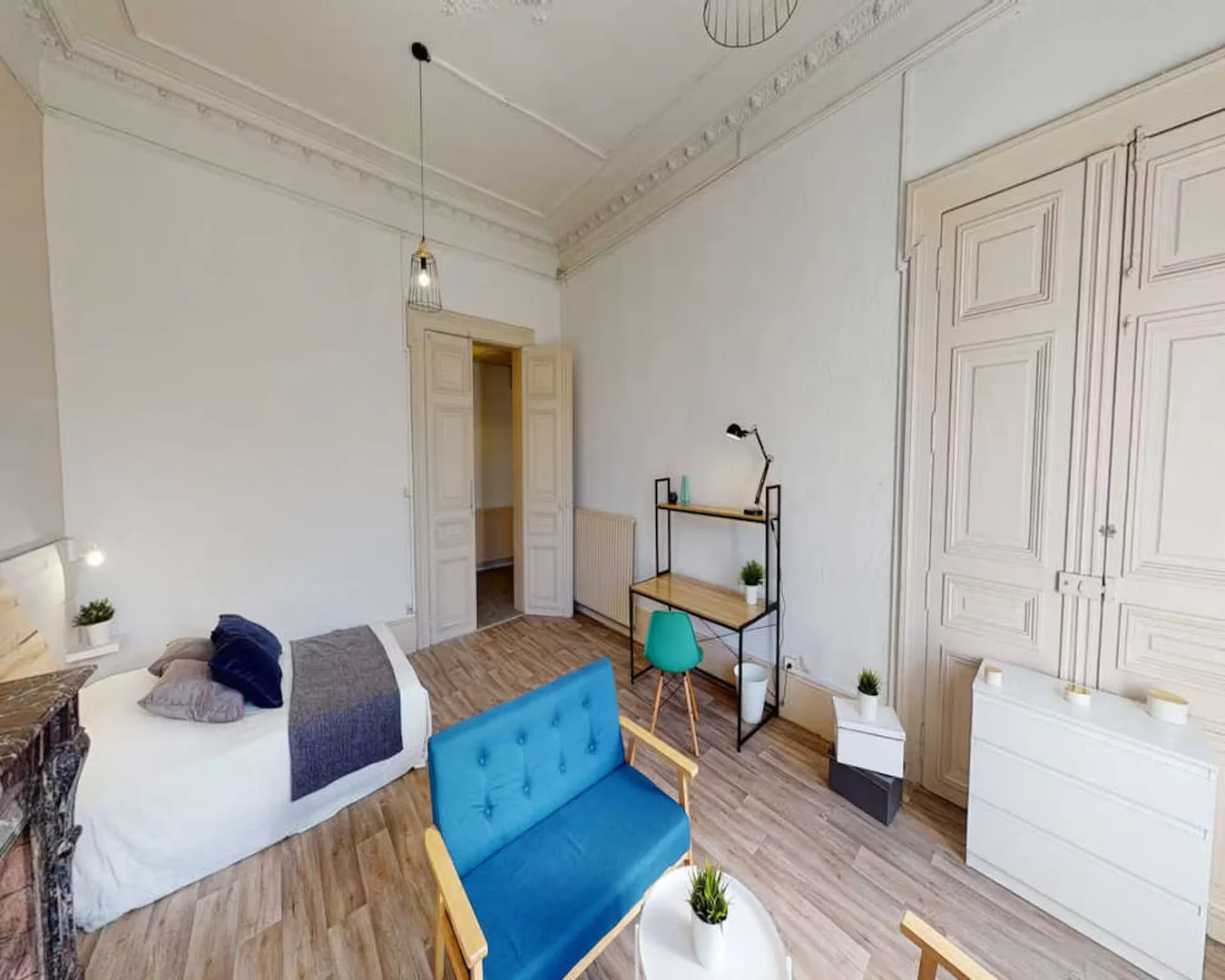 Chambre d'étudiant fonctionnelle parfaite pour étudier dans