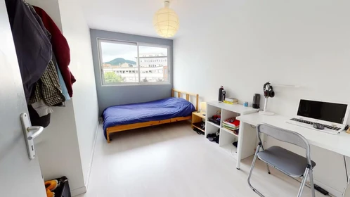 Habitación privada muy luminosa en Clermont-ferrand