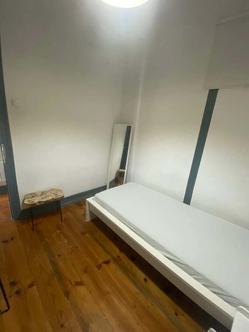 Pokój do wynajęcia z podwójnym łóżkiem w Lizbona