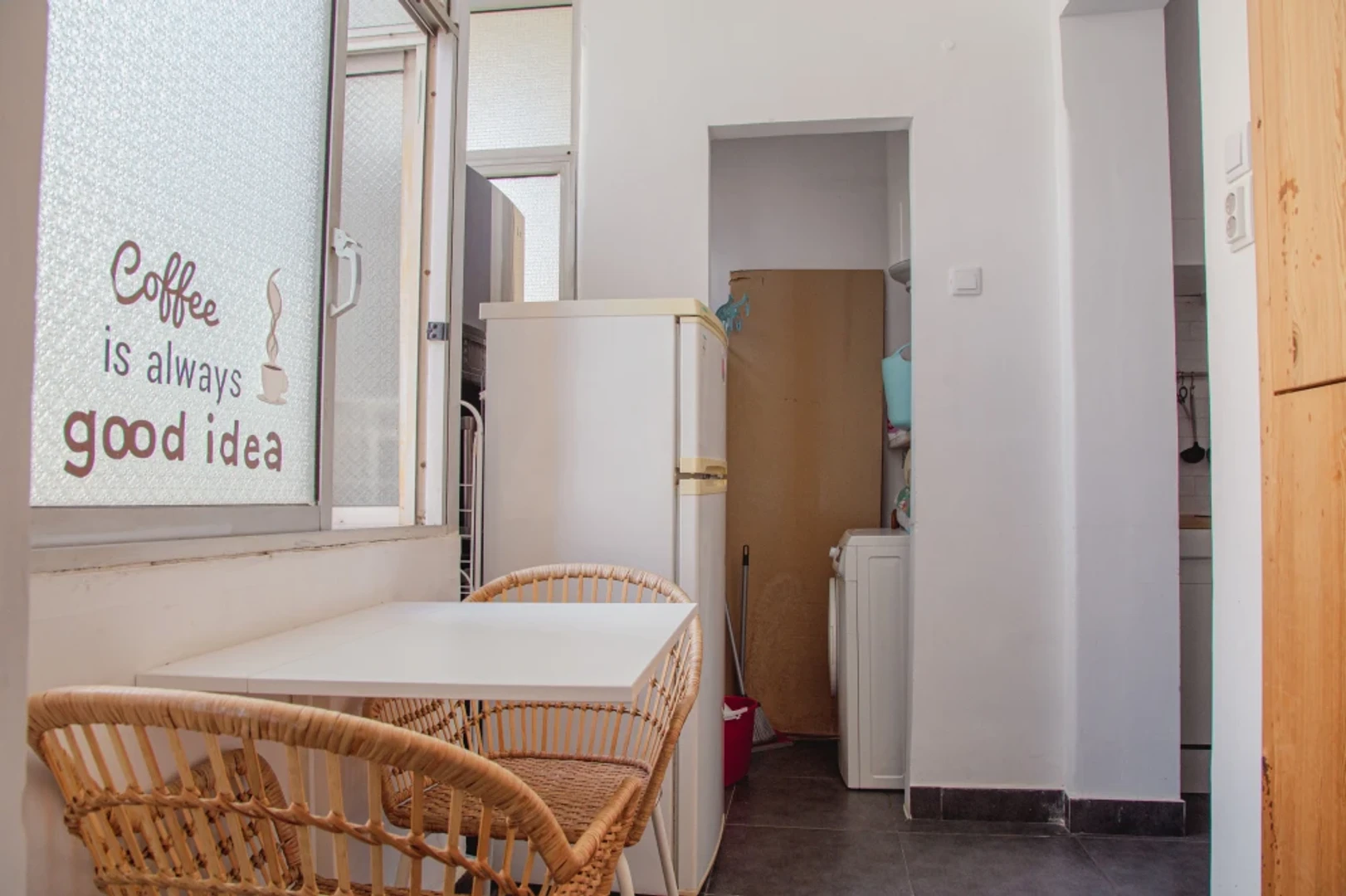 Renting rooms by the month in Lisbon