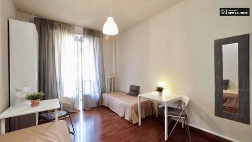 Quarto para alugar ao mês em Milano