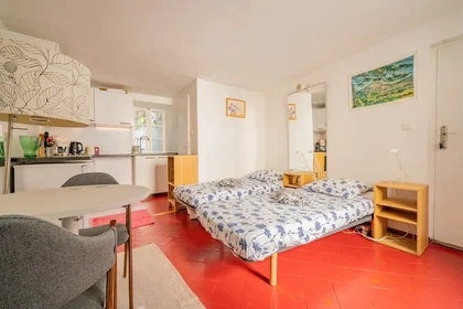 Entire apartment at Rue Finsonius 25, image 3 of 11
