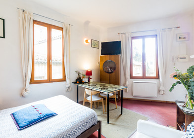 Alojamento com 2 quartos em Aix-en-provence