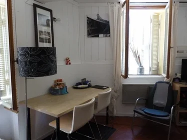 Entire apartment at Rue Finsonius 25, image 10 of 11