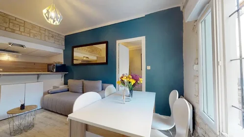 Logement entier à Rue Paulet, Faubourg, image 1 de 10