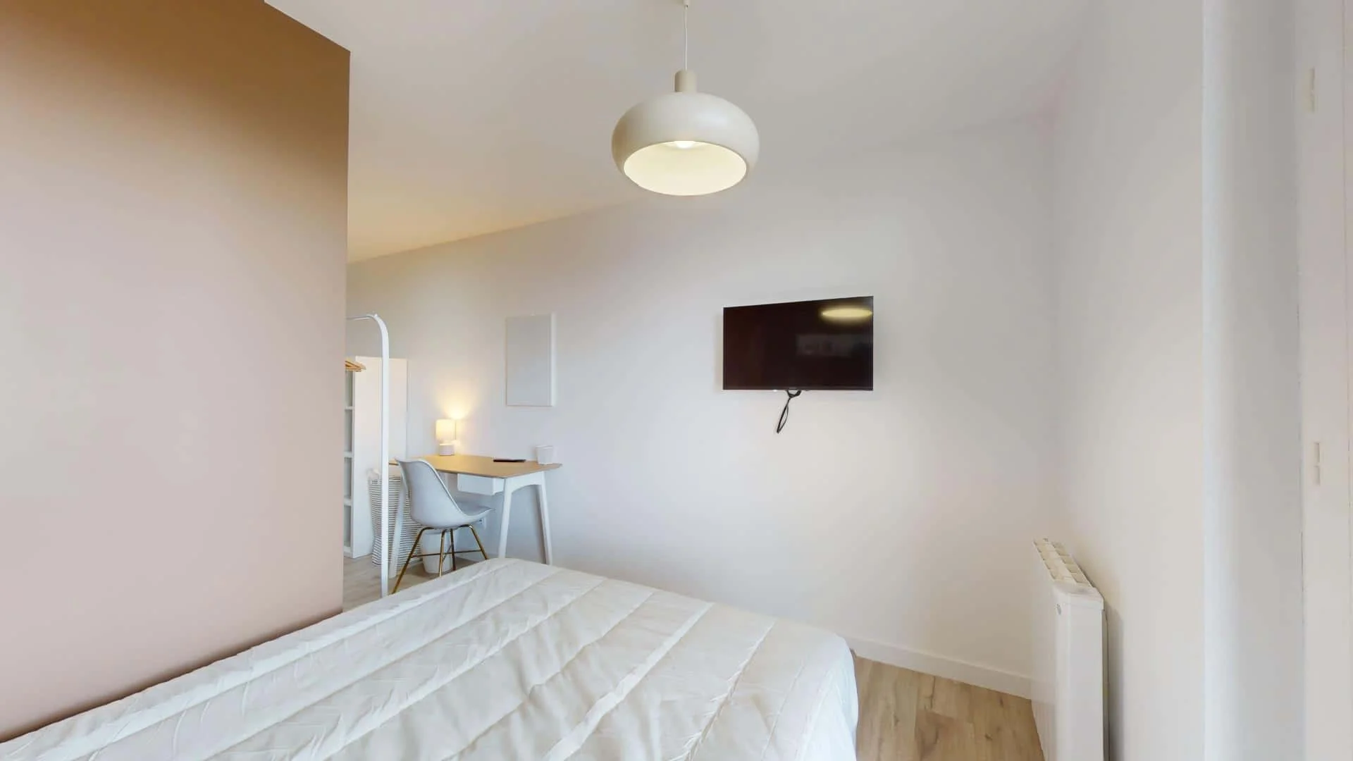 'de öğrenci dairesinde, tamamen mobilyalı kiralık oda