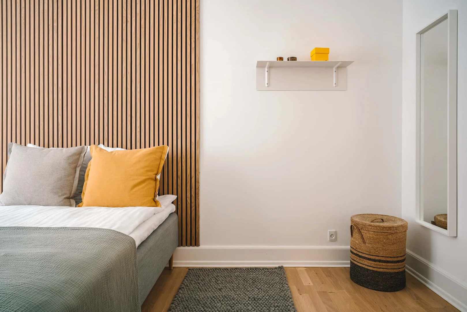 Room for rent in student apartment in , fully furnished