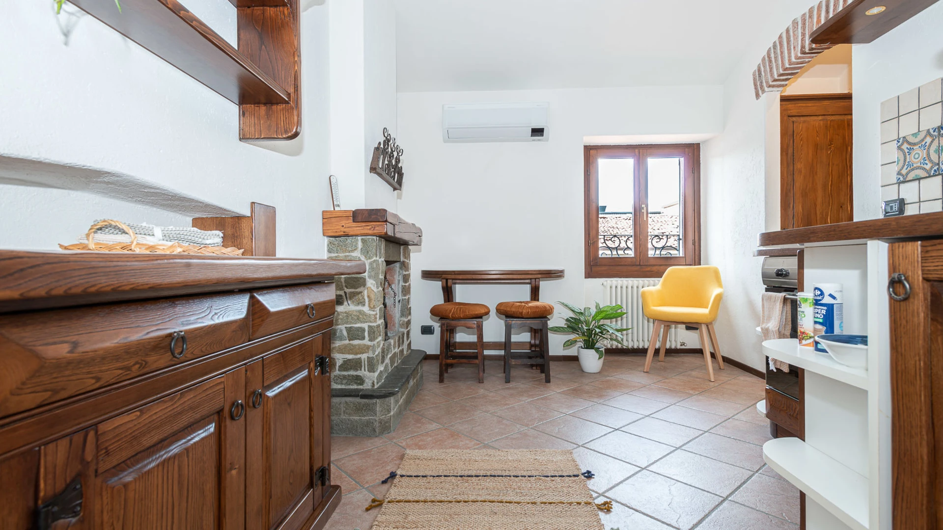 Two bedroom accommodation in como