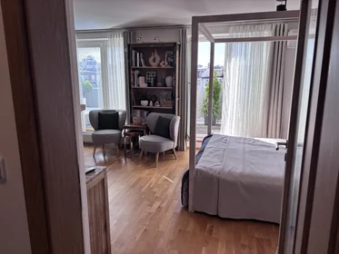 Całe miejsce Moskevská 40, obraz 1 10
