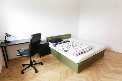 Privatzimmer in der Chaloupeckého náměstí 2, bild 1 von 10