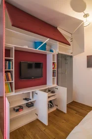 Entire apartment at Neulerchenfelder Straße 41, image 16 of 25