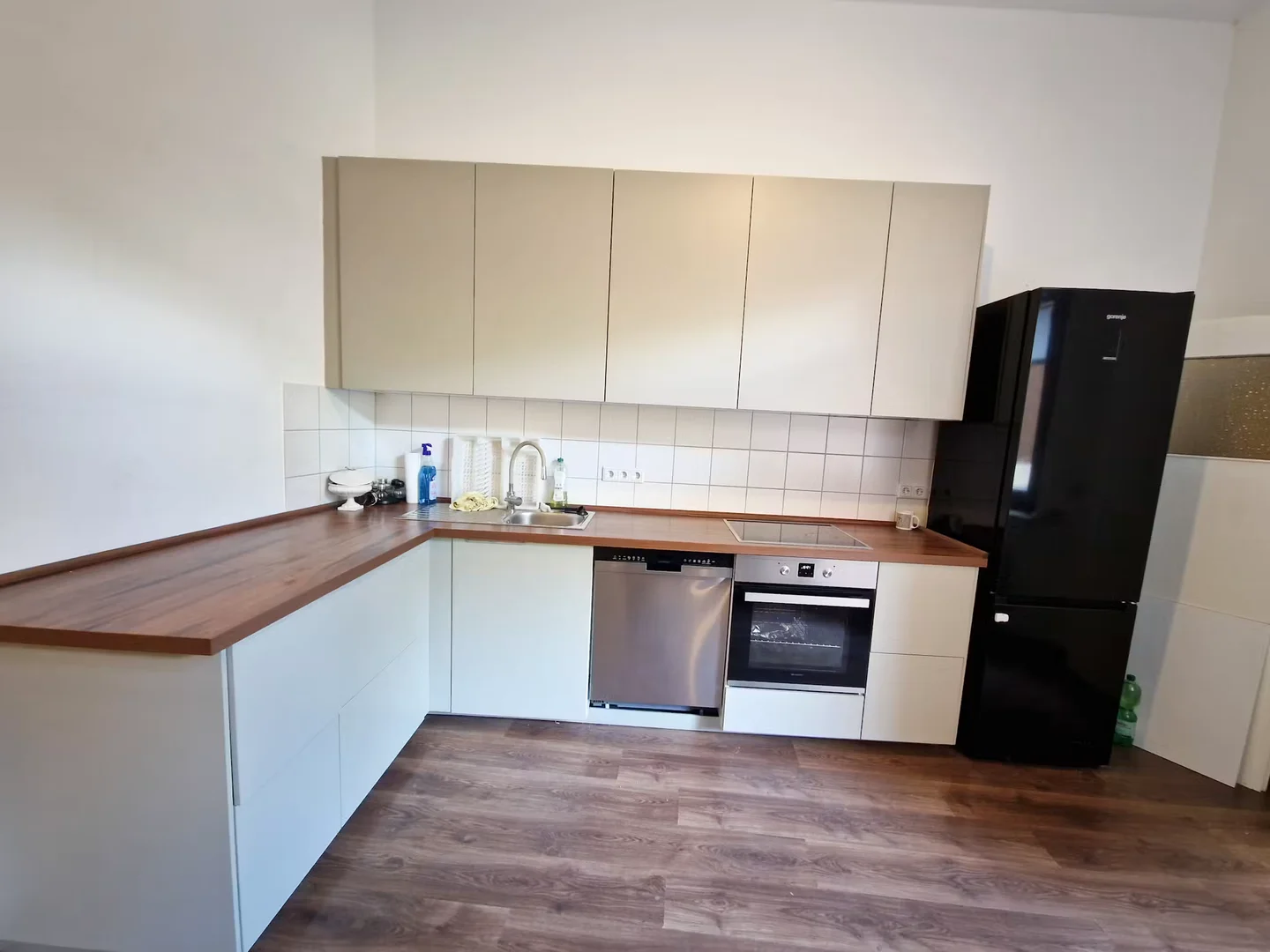 Funktionelles Studentenzimmer perfekt zum Studieren in 
