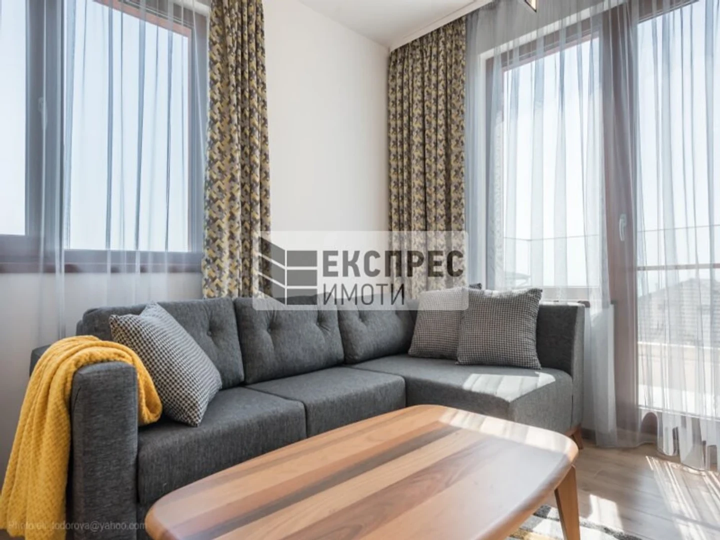 Apartamento moderno e brilhante em Varna