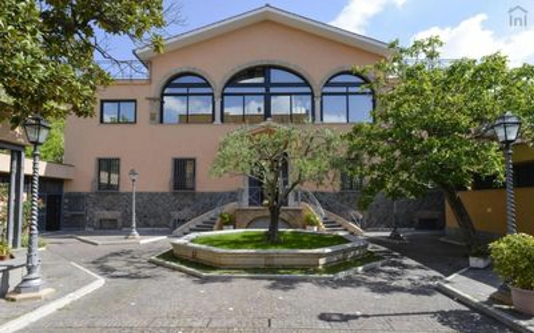 Habitación privada muy luminosa en roma