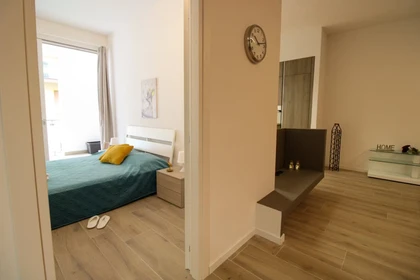 Alquiler de habitación en piso compartido en Bologna