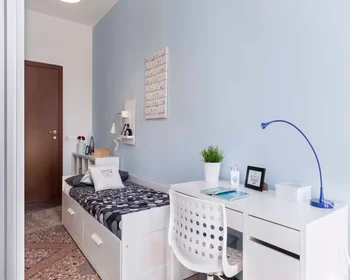 Private room at Viale Giovanni Vicini, Saragozza, image 1 of 10