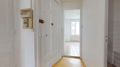 Alojamiento entero en Rue Rouget de Lisle, Crêt de Roc, imagen 8 de 10