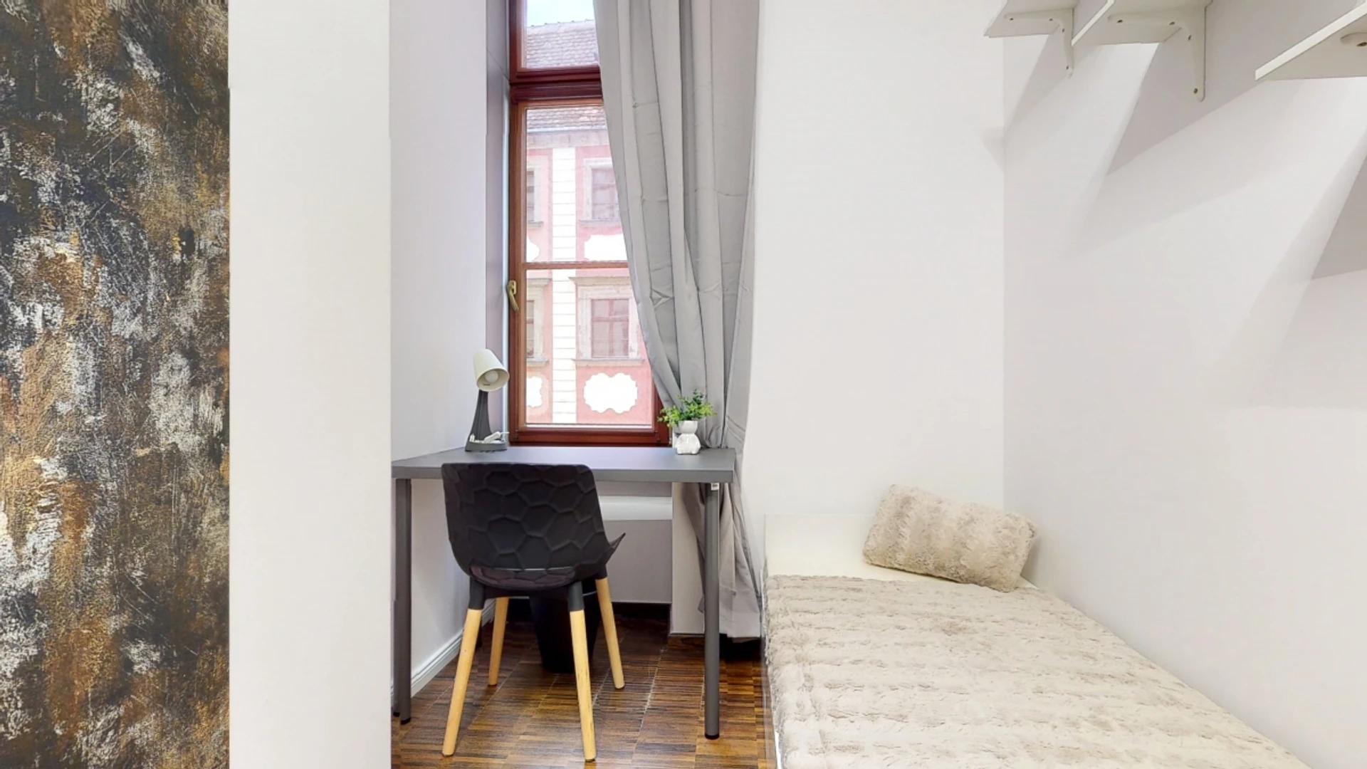 Renting rooms by the month in wrocław