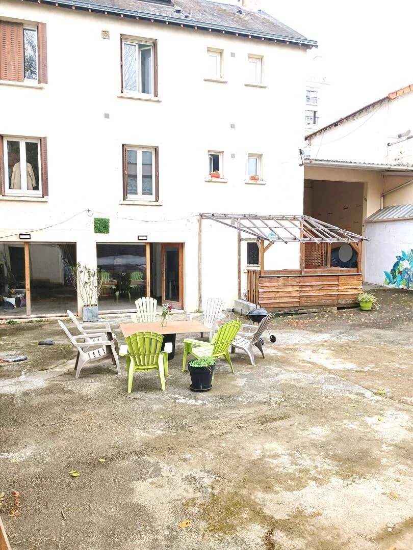 Chambre d'étudiant économique avec emplacement pratique dans 