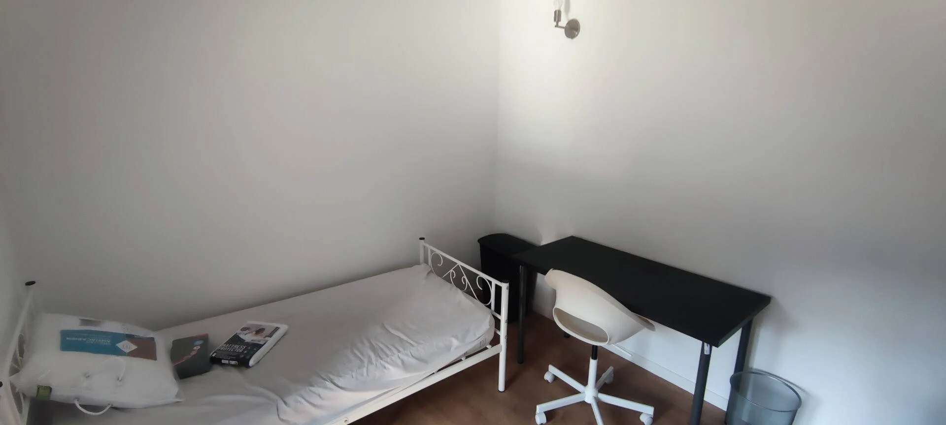 Niedrogi pokój studencki blisko kampusu w 
