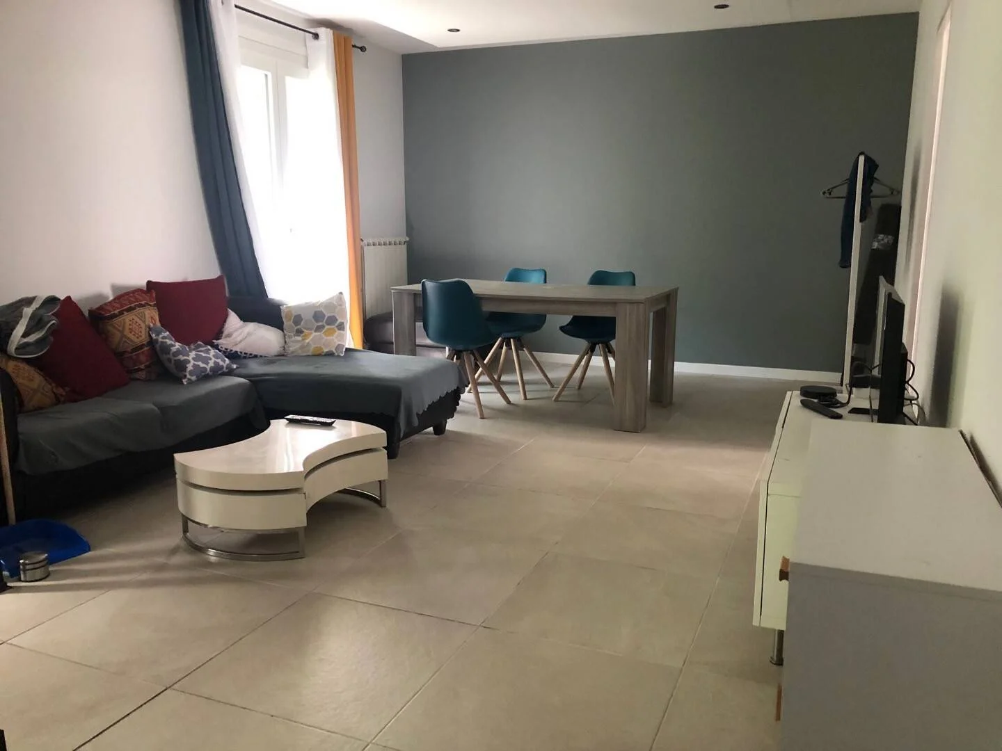 Chambre à louer dans un appartement d'étudiant à , entièrement meublée