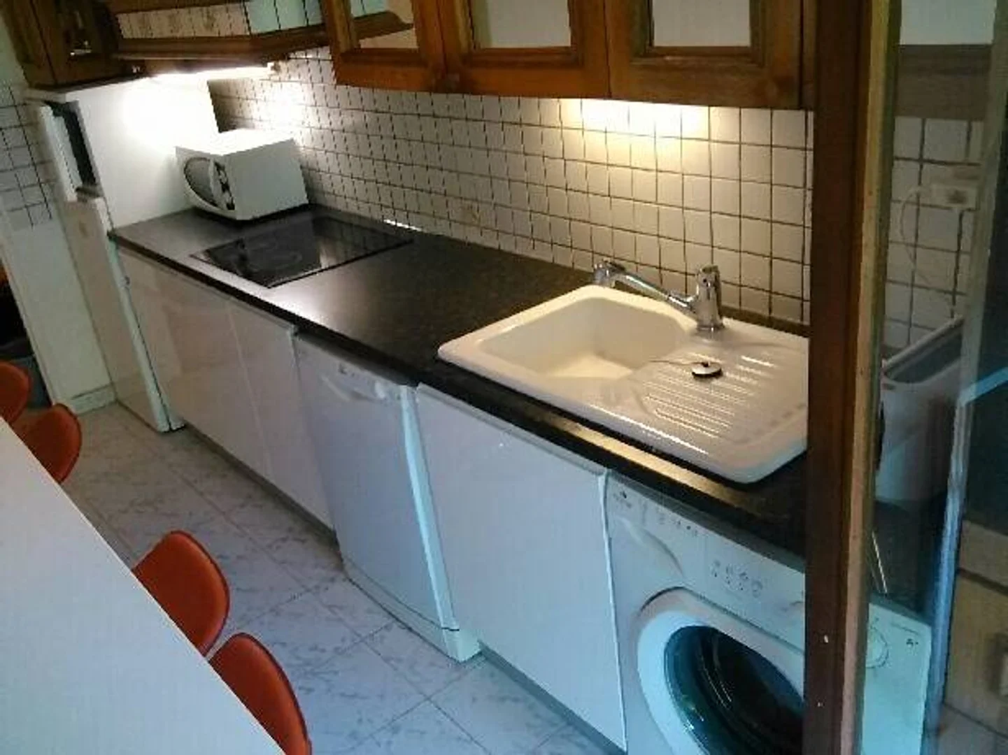 Habitación estudiantil económica cerca del campus en 