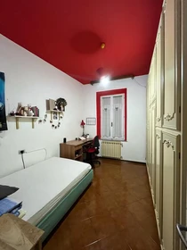 Pokój do wynajęcia we wspólnym mieszkaniu w Parma