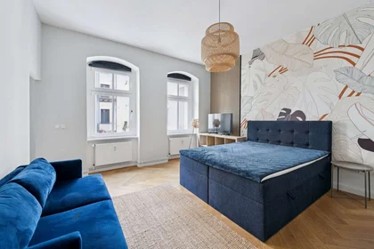 Logement entier à Kochhannstraße, image 1 de 10
