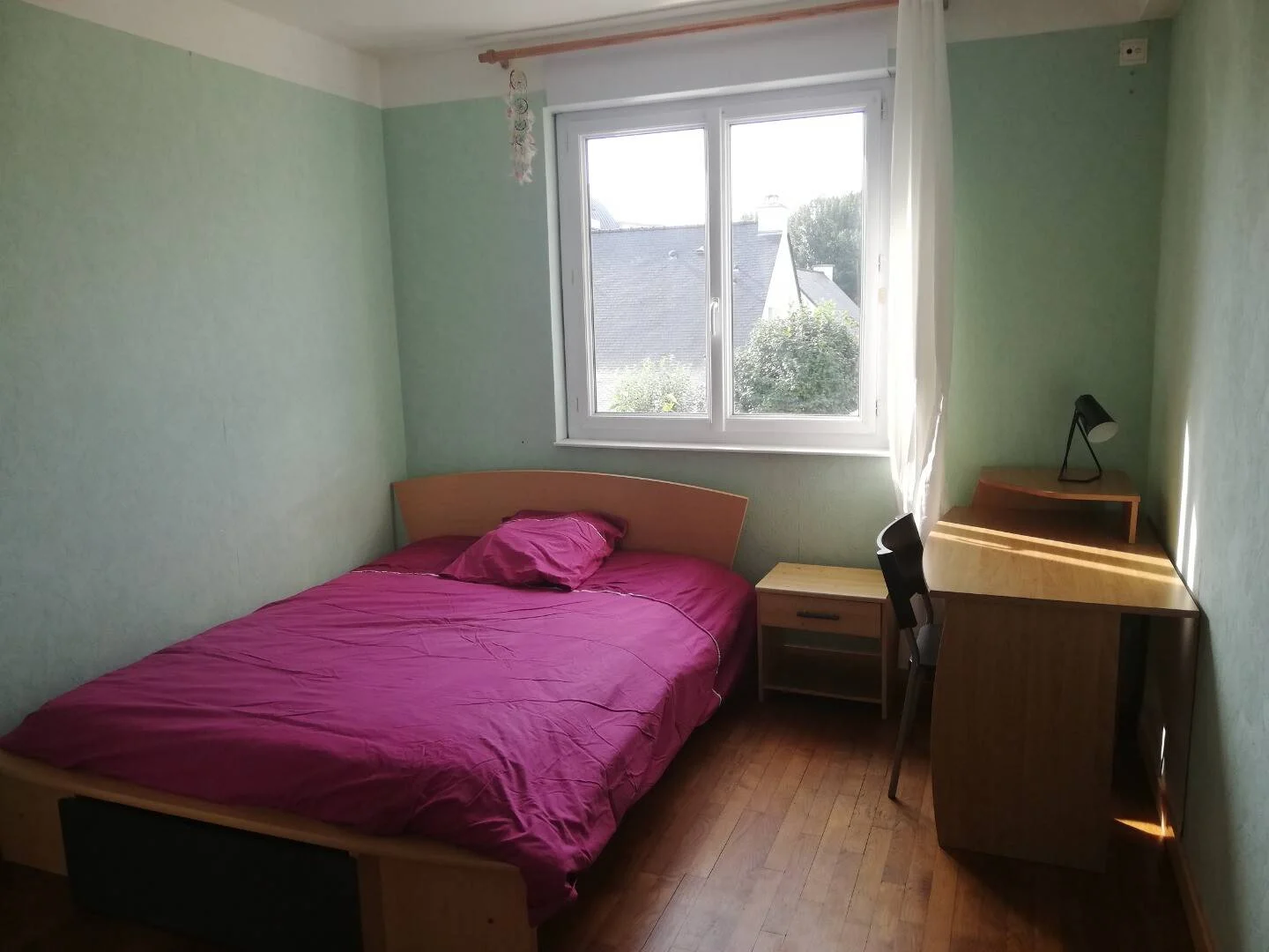 Chambre abordable pour les étudiants avec un bon éclairage dans 
