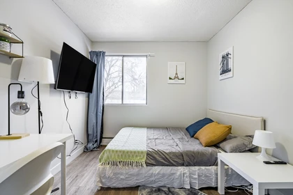 Habitación en alquiler con cama doble Calgary