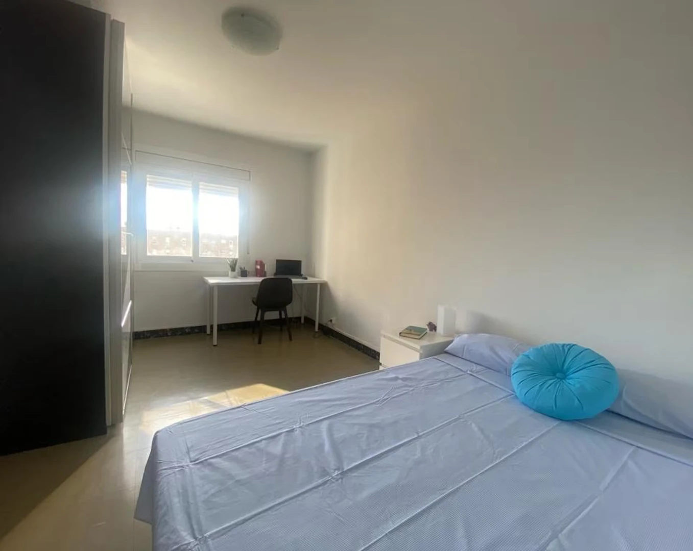 Room for rent with double bed sabadell
