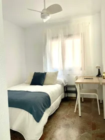 Private room at Calle Alfredo Catalani, Alaska, image 1 of 8
