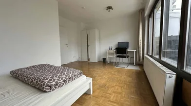 Quarto privado em Tucholskystraße 80, 60598 Frankfurt am Main, Germany, imagem 3 de 14