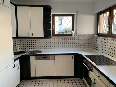 Quarto privado em Tucholskystraße 80, 60598 Frankfurt am Main, Germany, imagem 6 de 14