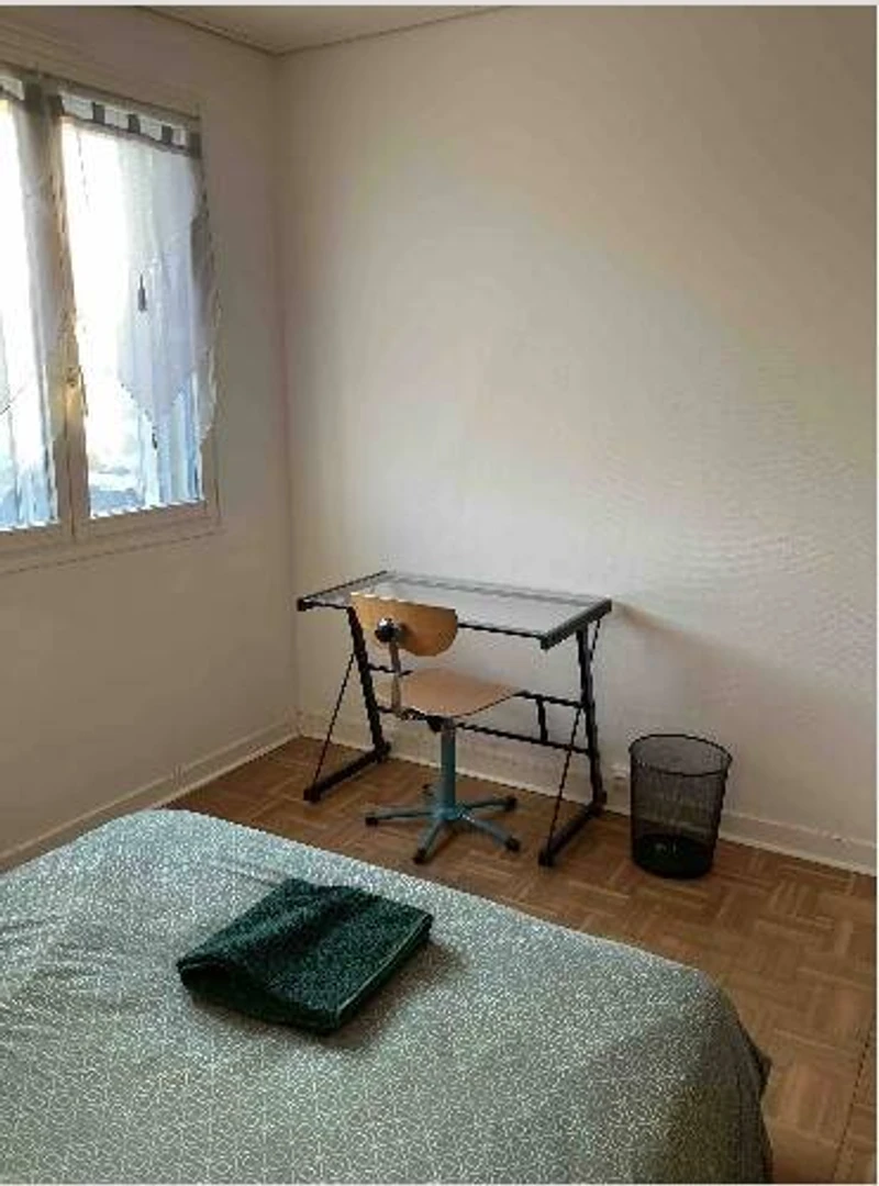 Pokój do wynajęcia z podwójnym łóżkiem w La Rochelle